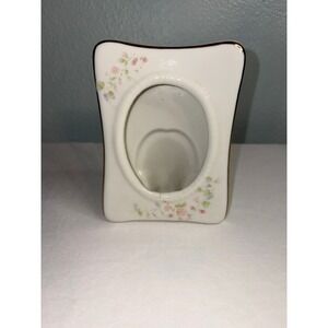 Vintage White Ceramic Floral Embossed Picture Frame Scalloped Gold Trim Tabletop